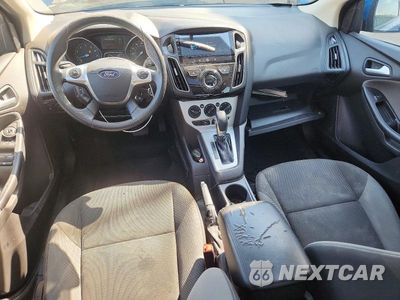 Zdjęcie 8 z 12 samochodu: 2014 FORD FOCUS SE VIN:1FADP3F25EL105247 - miniatura