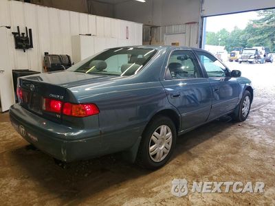 Trzecie zdjęcie samochodu z tyłu: 2000 TOYOTA CAMRY LE V6 VIN:4T1BF22K3YU942366 - miniatura
