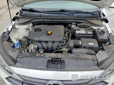 Zdjęcie 11 z 12 samochodu: 2019 HYUNDAI ELANTRA SEL VIN:5NPD84LF9KH494849 - miniatura