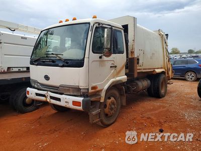 1999 UD UD2300 REFUSE TRUCK JNALC43H4XGN50061 - główne zdjęcie licytacji z USA - miniatura
