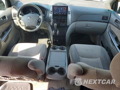 Zdjęcie 8 z 14 samochodu: 2010 TOYOTA SIENNA LE 8-PASSENGER VIN:5TDKK4CC4AS321733 - miniatura