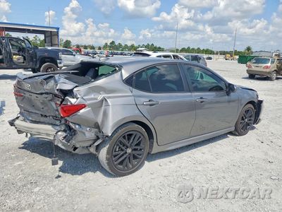 Trzecie zdjęcie samochodu z tyłu: 2025 TOYOTA CAMRY SE VIN:4T1DAACK8SU620202 - miniatura