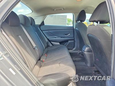 Zdjęcie 10 z 12 samochodu: 2023 HYUNDAI ELANTRA SEL VIN:KMHLS4AG4PU615417 - miniatura