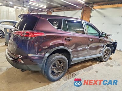 Trzecie zdjęcie samochodu z tyłu: 2018 TOYOTA RAV4 LE VIN:2T3BFREV7JW718450 - miniatura
