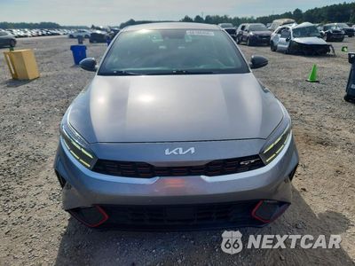 Piąte zdjęcie samochodu w środku: 2023 KIA FORTE GT VIN:3KPF44AC3PE591800 - miniatura