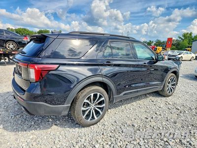 Trzecie zdjęcie samochodu z tyłu: 2025 FORD EXPLORER ST-LINE VIN:1FMUK8KH2SGC78496 - miniatura