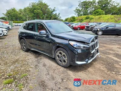 Czwarte zdjęcie samochodu z boku: 2025 BMW X1 XDRIVE28I VIN:WBX73EF0XS5245925 - miniatura