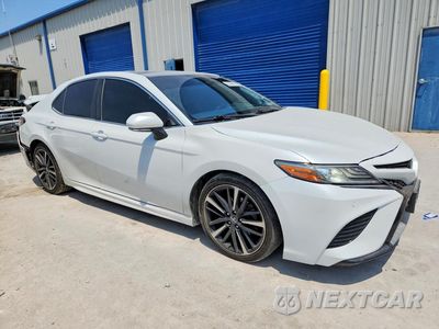 Czwarte zdjęcie samochodu z boku: 2018 TOYOTA CAMRY XSE V6 VIN:4T1BZ1HK2JU009590 - miniatura