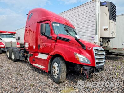 Czwarte zdjęcie samochodu z boku: 2019 FREIGHTLINER CASCADIA 126 SEMI TRUCK VIN:3AKJHHDR2KSKF3612 - miniatura