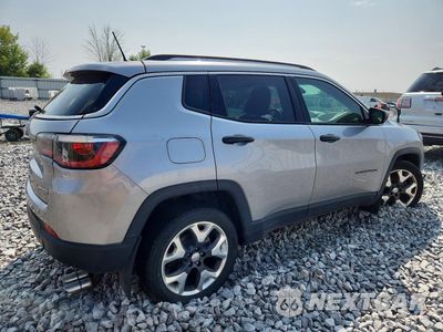 Trzecie zdjęcie samochodu z tyłu: 2018 JEEP COMPASS LIMITED VIN:3C4NJCCB4JT367974 - miniatura
