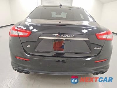 Zdjęcie 6 z 12 samochodu: 2018 MASERATI GHIBLI S VIN:ZAM57YSA1J1300420 - miniatura