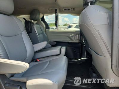 Zdjęcie 11 z 13 samochodu: 2022 TOYOTA SIENNA XLE VIN:5TDYRKEC8NS088100 - miniatura