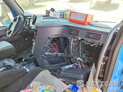 Zdjęcie 8 z 14 samochodu: 2021 FREIGHTLINER CASCADIA 1 - SEMI TRUCK VIN:1FUJHHDR7MLMJ5737 - miniatura