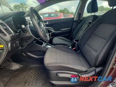 Zdjęcie 7 z 12 samochodu: 2018 KIA FORTE LX VIN:3KPFL4A73JE193497 - miniatura