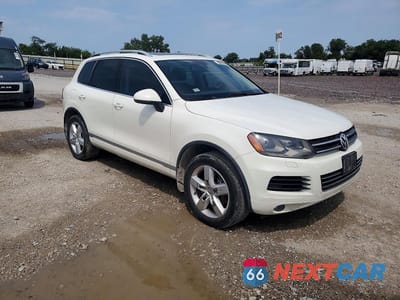 Czwarte zdjęcie samochodu z boku: 2012 VOLKSWAGEN TOUAREG V6 VIN:WVGFF9BP3CD003135 - miniatura