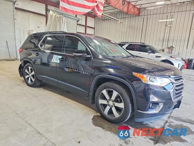 Czwarte zdjęcie samochodu z boku: 2020 CHEVROLET TRAVERSE LT VIN:1GNEVHKW4LJ200747 - miniatura