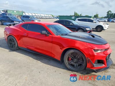 Czwarte zdjęcie samochodu z boku: 2019 CHEVROLET CAMARO ZL1 VIN:1G1FJ1R69K0144971 - miniatura