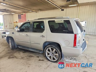 Drugie zdjęcie samochodu z przodu: 2009 CADILLAC ESCALADE LUXURY VIN:1GYFK23279R230666 - miniatura