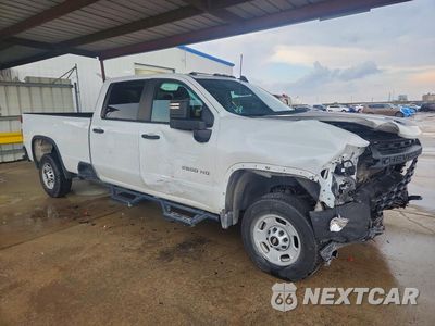 Czwarte zdjęcie samochodu z boku: 2022 CHEVROLET SILVERADO C2500 HEAVY DUTY VIN:1GC1WLE75NF331235 - miniatura
