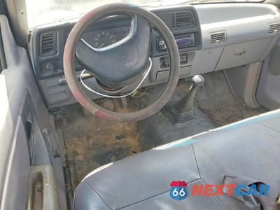 Zdjęcie 8 z 12 samochodu: 1994 MAZDA B2300 VIN:4F4CR12A8RTM64073 - miniatura