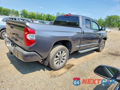 Trzecie zdjęcie samochodu z tyłu: 2021 TOYOTA TUNDRA DOUBLE CAB LIMITED VIN:5TFBY5F1XMX979148 - miniatura