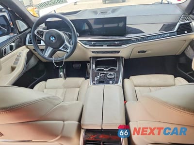 Zdjęcie 8 z 14 samochodu: 2024 BMW X7 XDRIVE40I VIN:5UX23EM08R9W19296 - miniatura