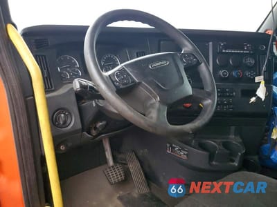 Zdjęcie 8 z 14 samochodu: 2023 FREIGHTLINER CASCADIA 126 VIN:3AKJHHDR0PSNT8787 - miniatura