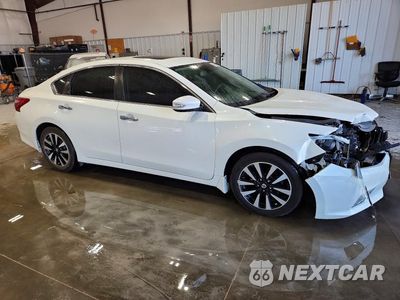 Czwarte zdjęcie samochodu z boku: 2018 NISSAN ALTIMA 2.5 SL VIN:1N4AL3AP8JC211347 - miniatura