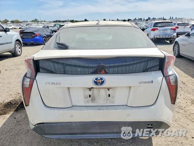 Zdjęcie 6 z 12 samochodu: 2017 TOYOTA PRIUS THREE VIN:JTDKARFU8H3541649 - miniatura