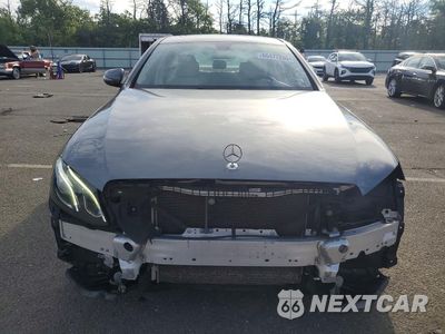 Piąte zdjęcie samochodu w środku: 2020 MERCEDES-BENZ E 350 4MATIC VIN:WDDZF8EB1LA734553 - miniatura