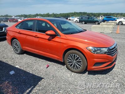 Czwarte zdjęcie samochodu z boku: 2019 VOLKSWAGEN JETTA S VIN:3VWCB7BU6KM211586 - miniatura