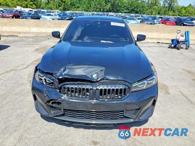 Piąte zdjęcie samochodu w środku: 2025 BMW 3ER 330XI VIN:3MW89CW03S8F70484 - miniatura