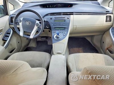 Zdjęcie 8 z 12 samochodu: 2010 TOYOTA PRIUS III VIN:JTDKN3DU3A0151926 - miniatura