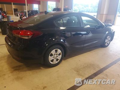 Trzecie zdjęcie samochodu z tyłu: 2017 KIA FORTE LX VIN:3KPFL4A71HE034228 - miniatura