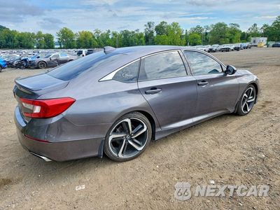 Trzecie zdjęcie samochodu z tyłu: 2018 HONDA ACCORD SPORT VIN:1HGCV1F3XJA076733 - miniatura