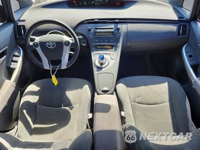 Zdjęcie 8 z 12 samochodu: 2010 TOYOTA PRIUS II VIN:JTDKN3DUXA0214066 - miniatura