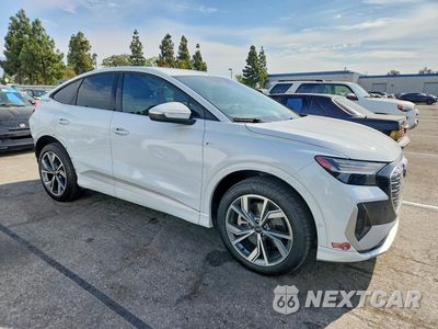 Czwarte zdjęcie samochodu z boku: 2023 AUDI Q4 E-TRON SPORTBACK PRESTIGE VIN:WA142BFZ5PP080436 - miniatura