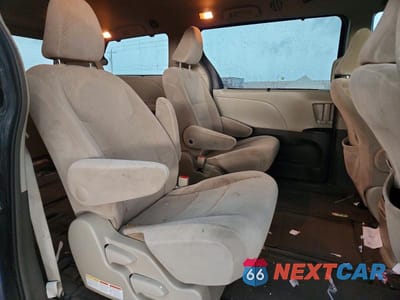 Zdjęcie 11 z 13 samochodu: 2015 TOYOTA SIENNA LE VIN:5TDJK3DC4FS095110 - miniatura