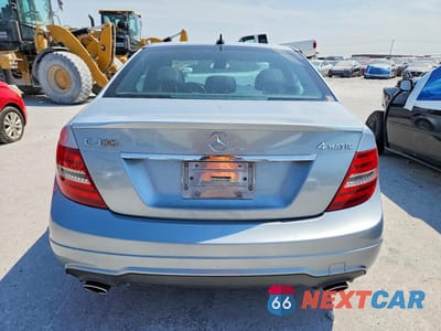 Zdjęcie 6 z 12 samochodu: 2013 MERCEDES-BENZ C 300 4MATIC VIN:WDDGF8AB4DR251896 - miniatura