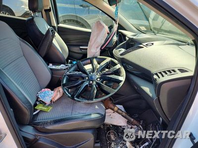 Zdjęcie 7 z 12 samochodu: 2019 FORD ESCAPE SE VIN:1FMCU9GD0KUB66895 - miniatura