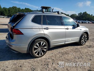 Trzecie zdjęcie samochodu z tyłu: 2021 VOLKSWAGEN TIGUAN SEL PREMIUM R-LINE VIN:3VV4B7AX0MM149495 - miniatura