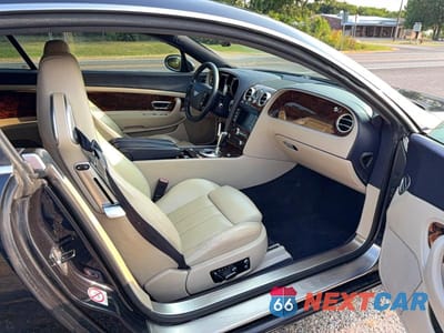 Piąte zdjęcie samochodu w środku: 2005 BENTLEY CONTINENTAL GT VIN:SCBCR63W15C023883 - miniatura