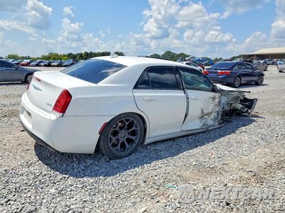 Trzecie zdjęcie samochodu z tyłu: 2020 CHRYSLER 300 TOURING VIN:2C3CCAAG3LH137508 - miniatura