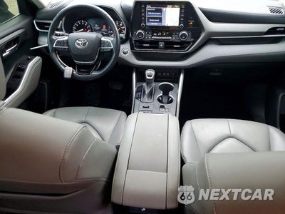 Zdjęcie 8 z 12 samochodu: 2021 TOYOTA HIGHLANDER XLE VIN:5TDHZRBH0MS530147 - miniatura
