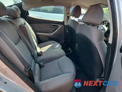 Zdjęcie 10 z 12 samochodu: 2012 HYUNDAI ELANTRA GLS VIN:5NPDH4AE1CH072750 - miniatura