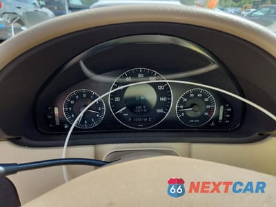 Zdjęcie 9 z 12 samochodu: 2009 MERCEDES-BENZ CLK 350 VIN:WDBTK56F59T107474 - miniatura