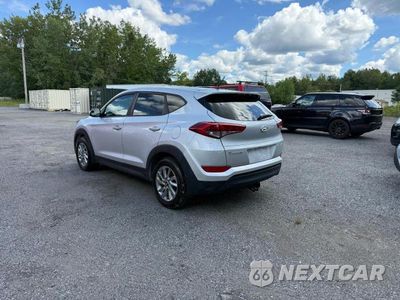 Trzecie zdjęcie samochodu z tyłu: 2018 HYUNDAI TUCSON SE VIN:KM8J2CA43JU768613 - miniatura