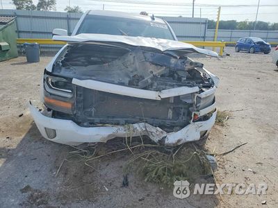 Piąte zdjęcie samochodu w środku: 2016 CHEVROLET SILVERADO K1500 LT VIN:1GCVKREC1GZ104154 - miniatura