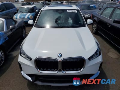 Piąte zdjęcie samochodu w środku: 2023 BMW X1 XDRIVE28I VIN:WBX73EF0XP5Y21522 - miniatura