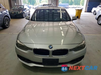 Piąte zdjęcie samochodu w środku: 2016 BMW 320 XI VIN:WBA8A3C58GK551748 - miniatura